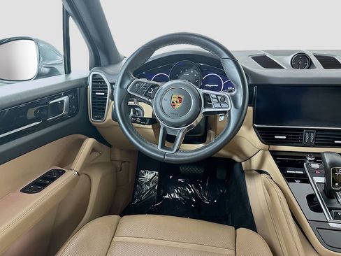 Certified 2023 Porsche Cayenne AWD/4WD image 25