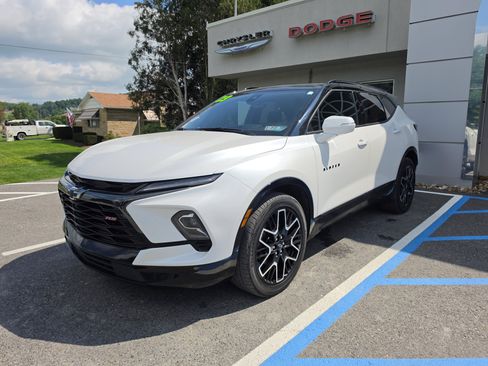 Used 2023 Chevrolet Blazer RS w/ Driver Confidence II Package AWD/4WD image 8