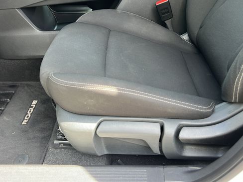 Used 2023 Nissan Rogue S FWD image 14
