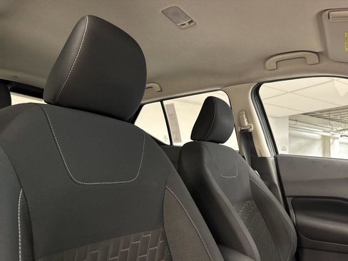 Used 2021 Nissan Kicks SV FWD image 16