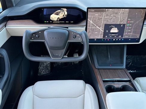 Used 2023 Tesla Model X image 14