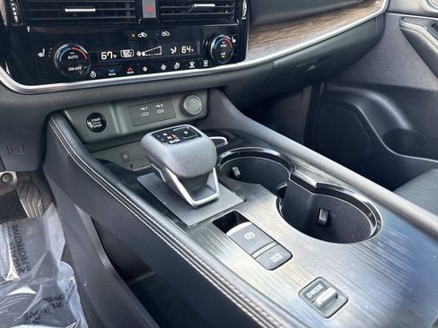 Used 2024 Nissan Rogue Platinum w/ Platinum Premium Package image 27