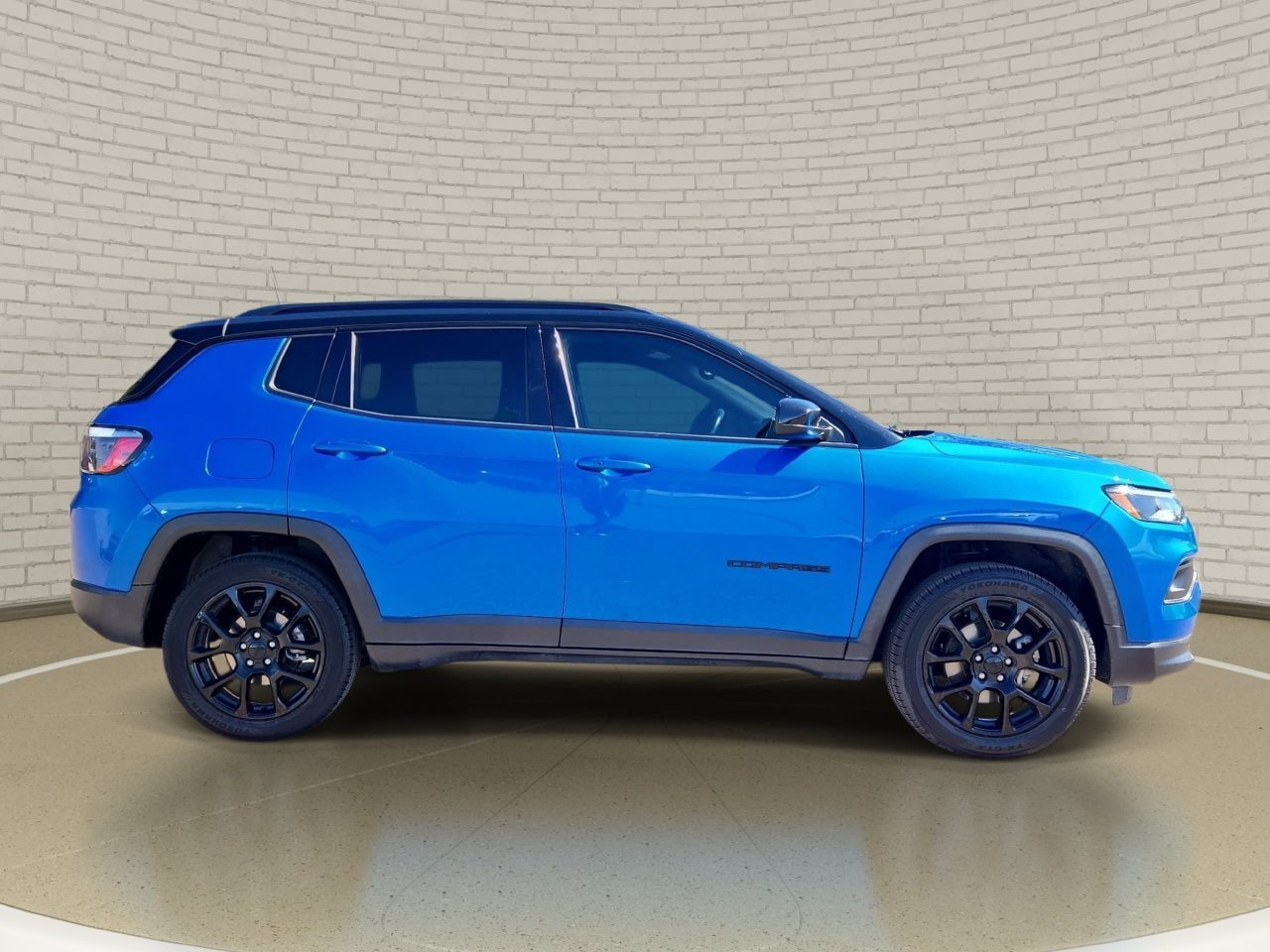 Used 2022 Jeep Compass Latitude w/ Convenience Group AWD/4WD image 4