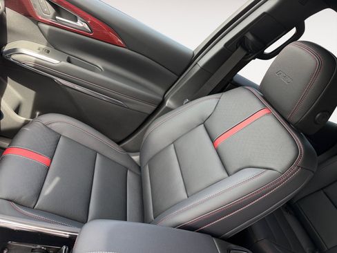 New 2026 Chevrolet Traverse RS AWD/4WD image 14