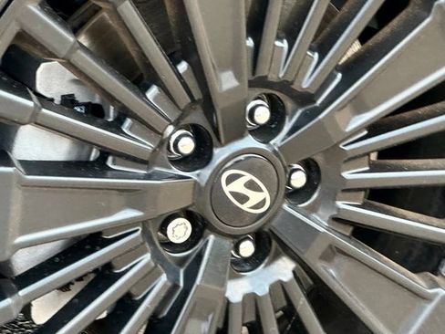 Used 2025 Hyundai Santa Fe Calligraphy FWD image 8