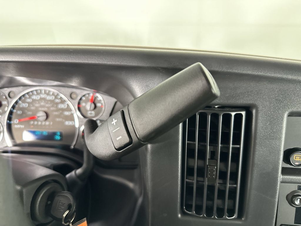 Used 2026 Chevrolet Express 2500 w/ Communications Package RWD image 18