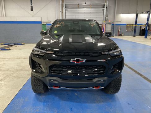 Used 2024 Chevrolet Colorado ZR2 w/ Technology Package image 2