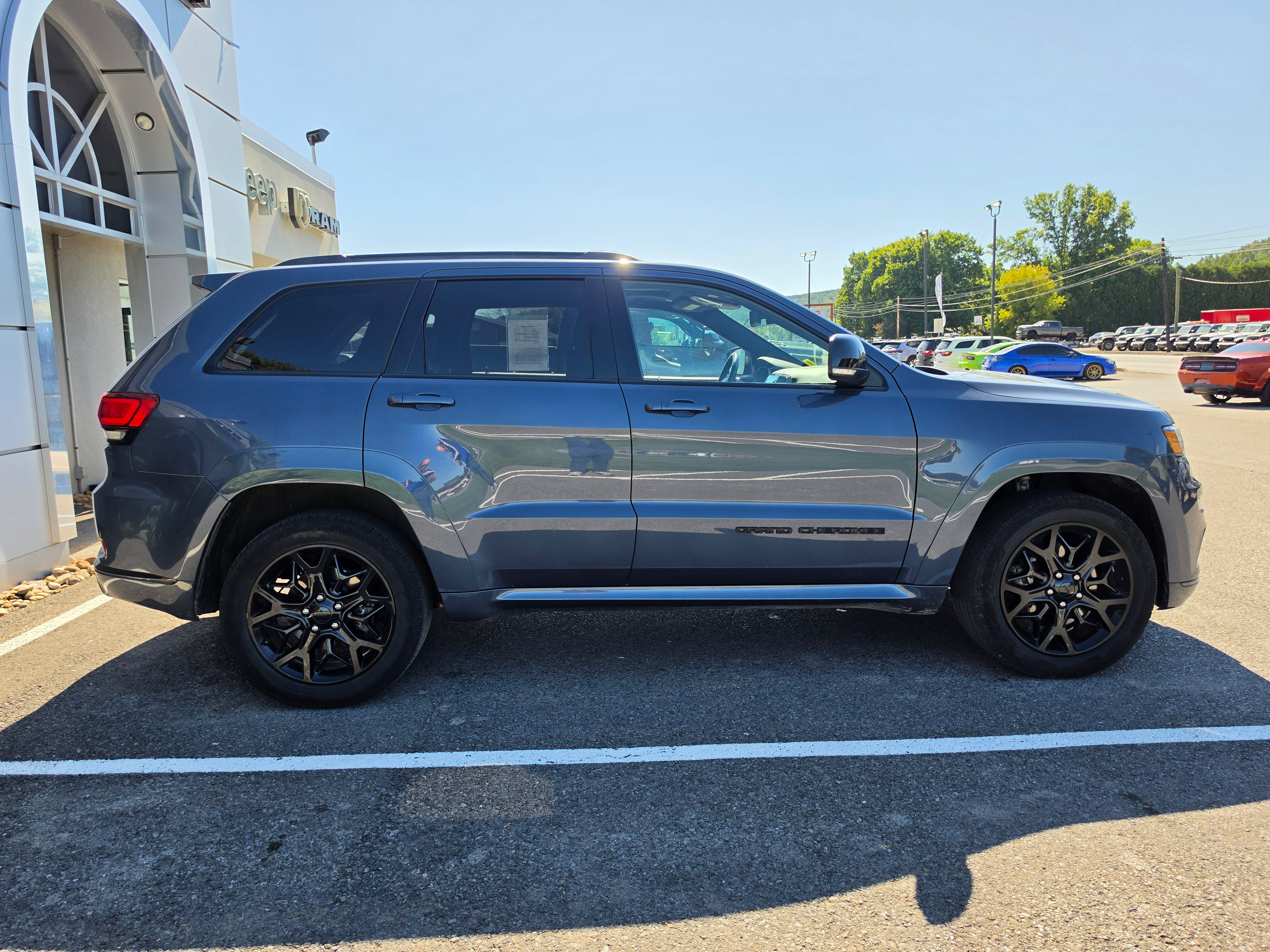 Used 2021 Jeep Grand Cherokee Limited X AWD/4WD image 2
