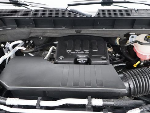 Used 2024 Chevrolet Silverado 1500 LT AWD/4WD image 18