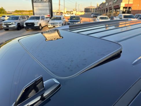 Used 2019 Cadillac Escalade ESV Luxury image 15