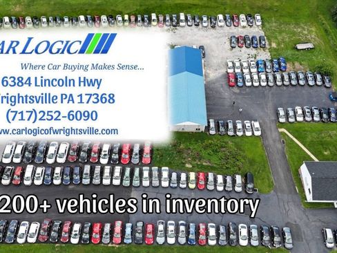 Used 2017 Ford Explorer XLT w/ Equipment Group 202A image 2