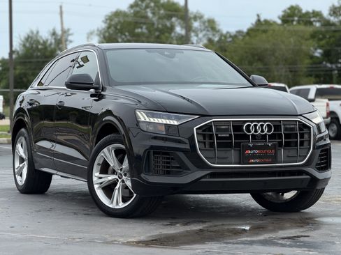 Used 2023 Audi Q8 Premium w/ Convenience Package AWD/4WD image 3