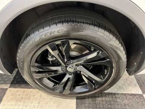Used 2023 Volkswagen Tiguan SE R-Line FWD image 15