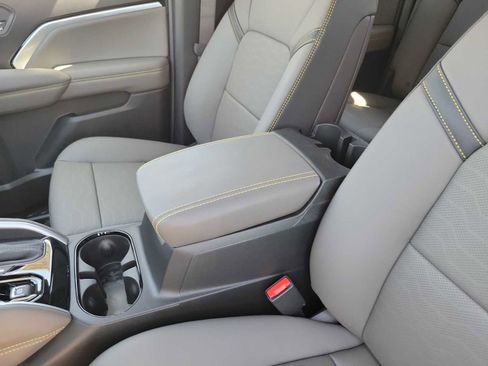 New 2026 Chevrolet Colorado ZR2 w/ Technology Package AWD/4WD image 20