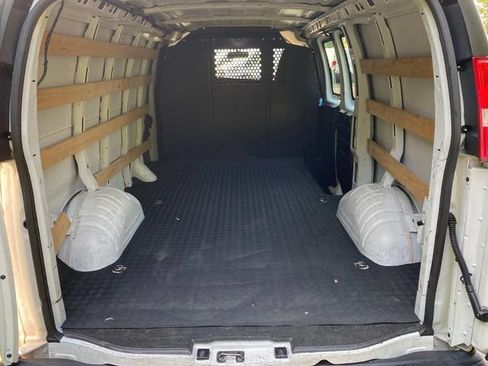 Used 2022 Chevrolet Express 2500 w/ Driver Convenience Package RWD image 27