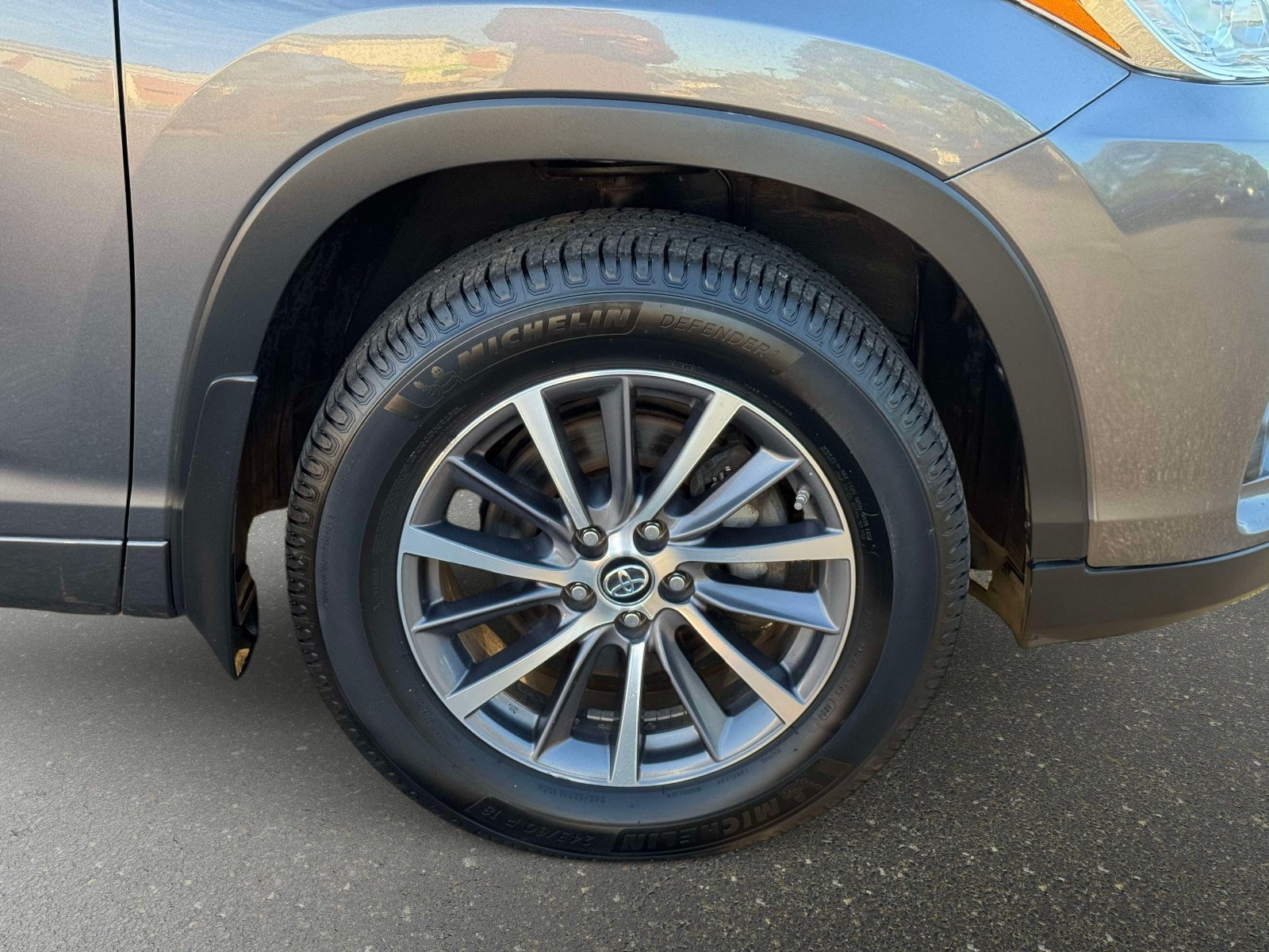 Used 2018 Toyota Highlander XLE AWD/4WD image 8
