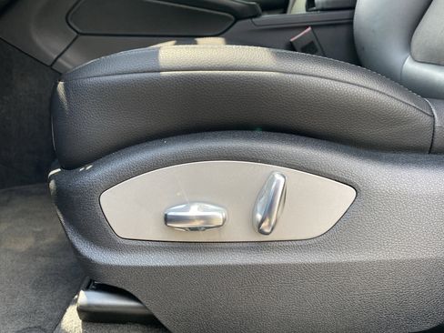 Used 2023 Porsche Macan AWD/4WD image 58