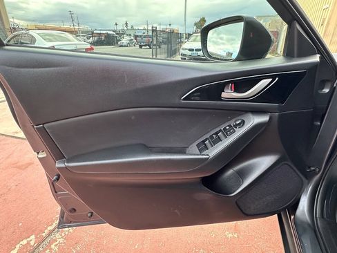 Used 2016 MAZDA MAZDA3 i Sport w/ Preferred Equipment Package FWD image 8