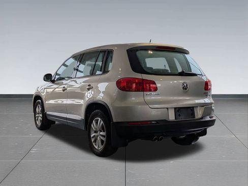 Used 2014 Volkswagen Tiguan S image 4