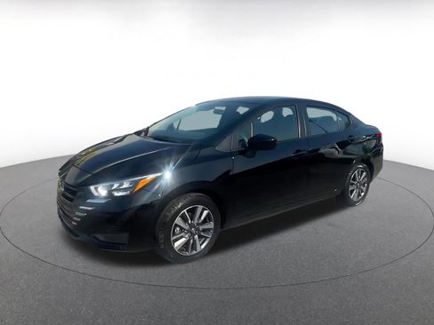 Used 2025 Nissan Versa SV image 7