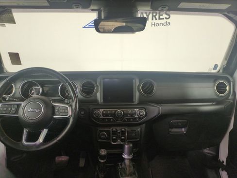 Used 2021 Jeep Wrangler Unlimited Sahara image 21