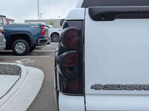 Used 2005 Chevrolet Silverado 1500 LS image 33