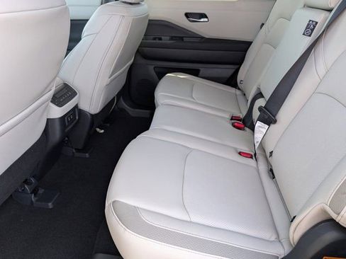 New 2026 Nissan Pathfinder SL FWD image 20