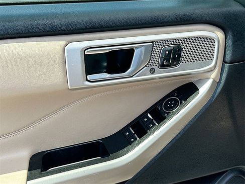 Certified 2022 Ford Explorer Limited w/ Equipment Group 301A image 21