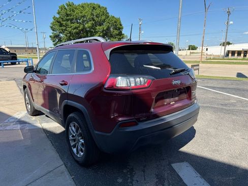 Used 2019 Jeep Cherokee Latitude Plus FWD image 3