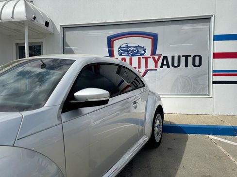 Used 2016 Volkswagen Beetle 1.8T SE image 4