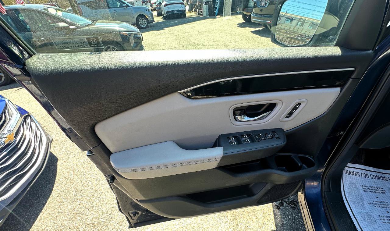 Used 2025 Honda Pilot Touring image 21