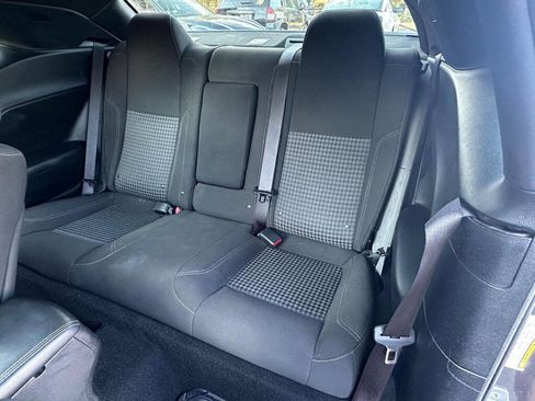 Used 2021 Dodge Challenger SXT w/ Driver Convenience Group image 21