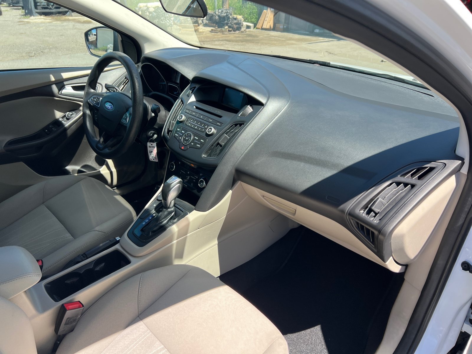 Used 2016 Ford Focus SE FWD image 16