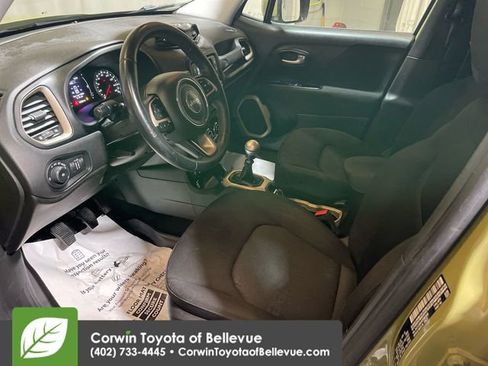 Used 2015 Jeep Renegade Latitude image 12