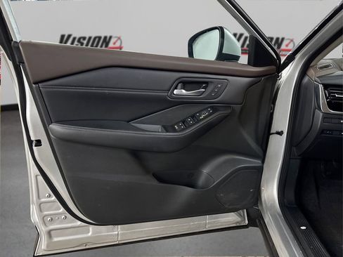 Used 2022 Nissan Rogue SL w/ SL Premium Package image 26