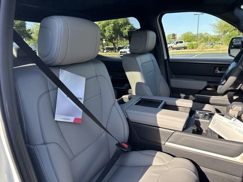 New 2026 Toyota Tundra Limited AWD/4WD image 32