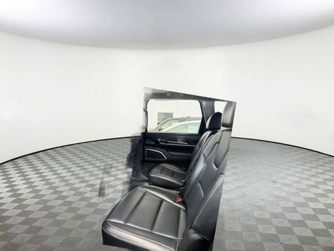 Certified 2024 Kia Telluride S w/ S Sunroof Package image 3