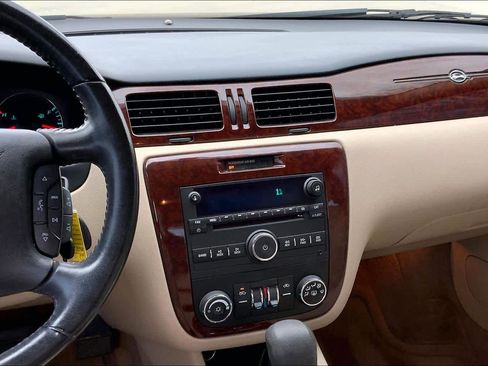 Used 2011 Chevrolet Impala LT image 6