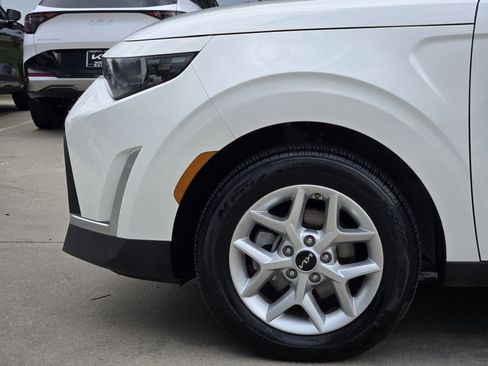 Certified 2025 Kia Soul S FWD image 14