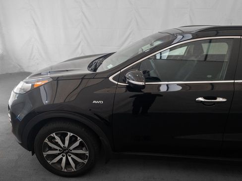 Used 2019 Kia Sportage EX w/ EX Premium Package image 3