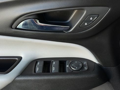 Used 2022 Chevrolet Equinox LT FWD image 27