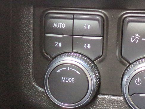 Used 2024 GMC Yukon XL AT4 w/ AT4 Premium Package image 30