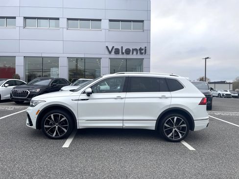 Certified 2023 Volkswagen Tiguan SEL R-Line AWD/4WD image 4