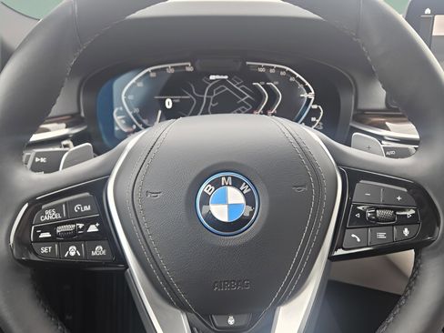 Used 2023 BMW 530e 530e iPerformance w/ Premium Package image 25