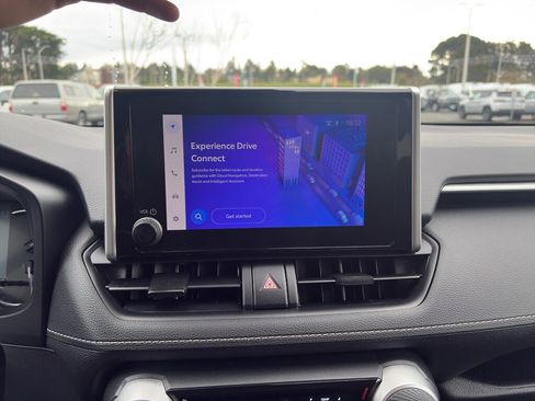 Used 2024 Toyota RAV4 LE image 9