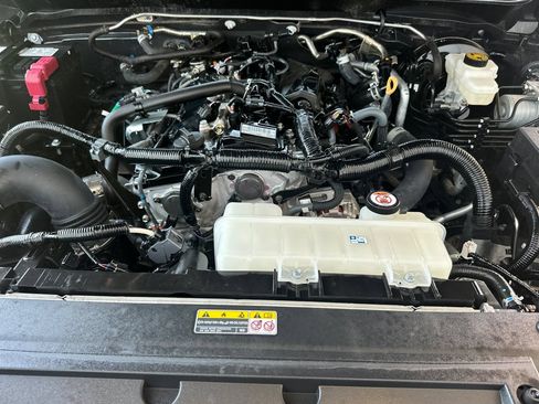 Certified 2024 Toyota Tacoma SR5 AWD/4WD image 33