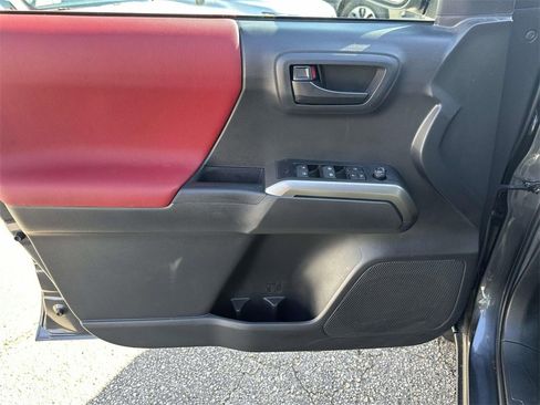 Used 2023 Toyota Tacoma SR5 w/ Technology Package image 10