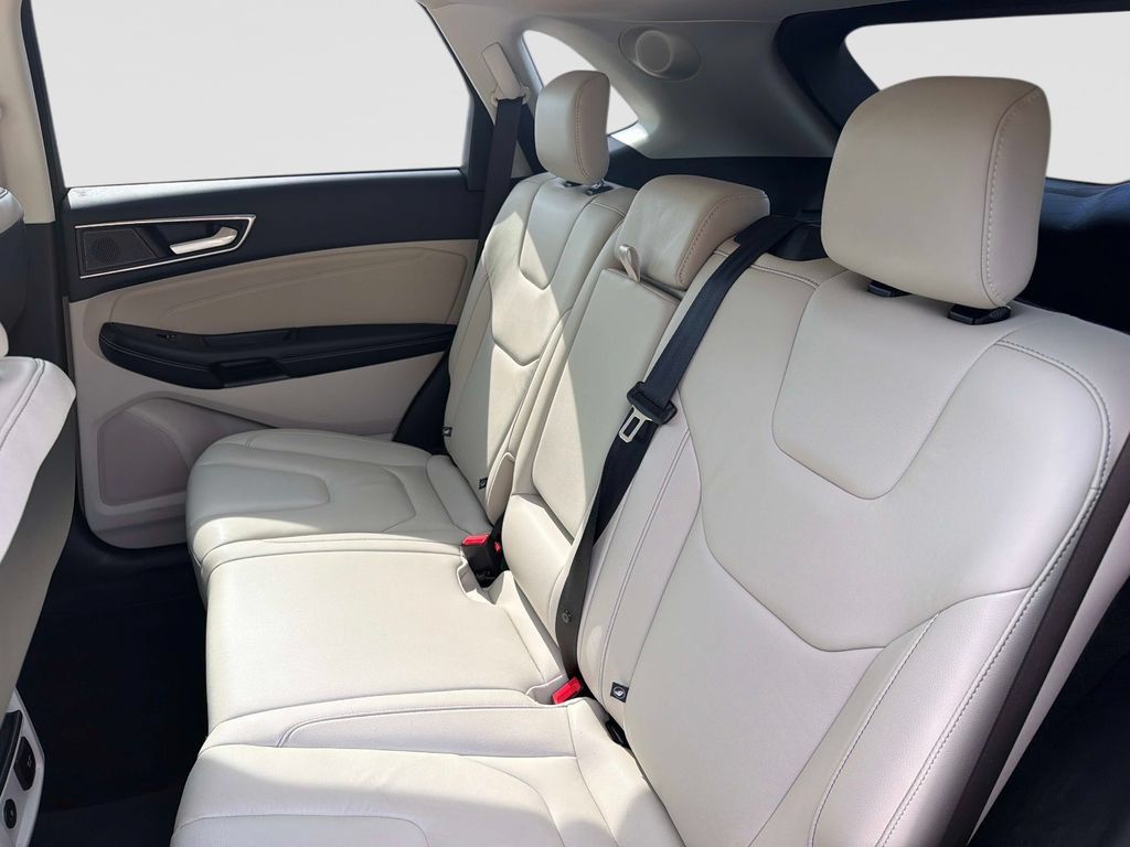 Used 2022 Ford Edge Titanium AWD/4WD image 14