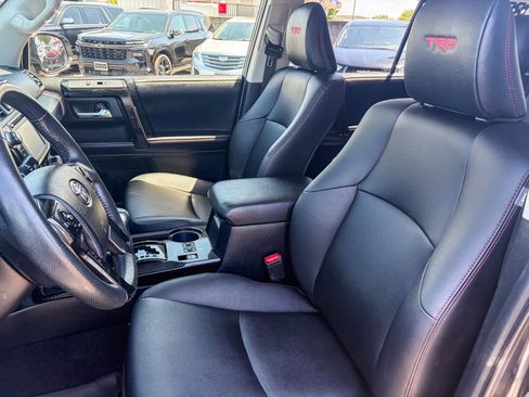 Used 2019 Toyota 4Runner TRD Off-Road Premium AWD/4WD image 17
