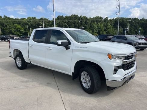 Used 2025 Chevrolet Silverado 1500 LT RWD image 9
